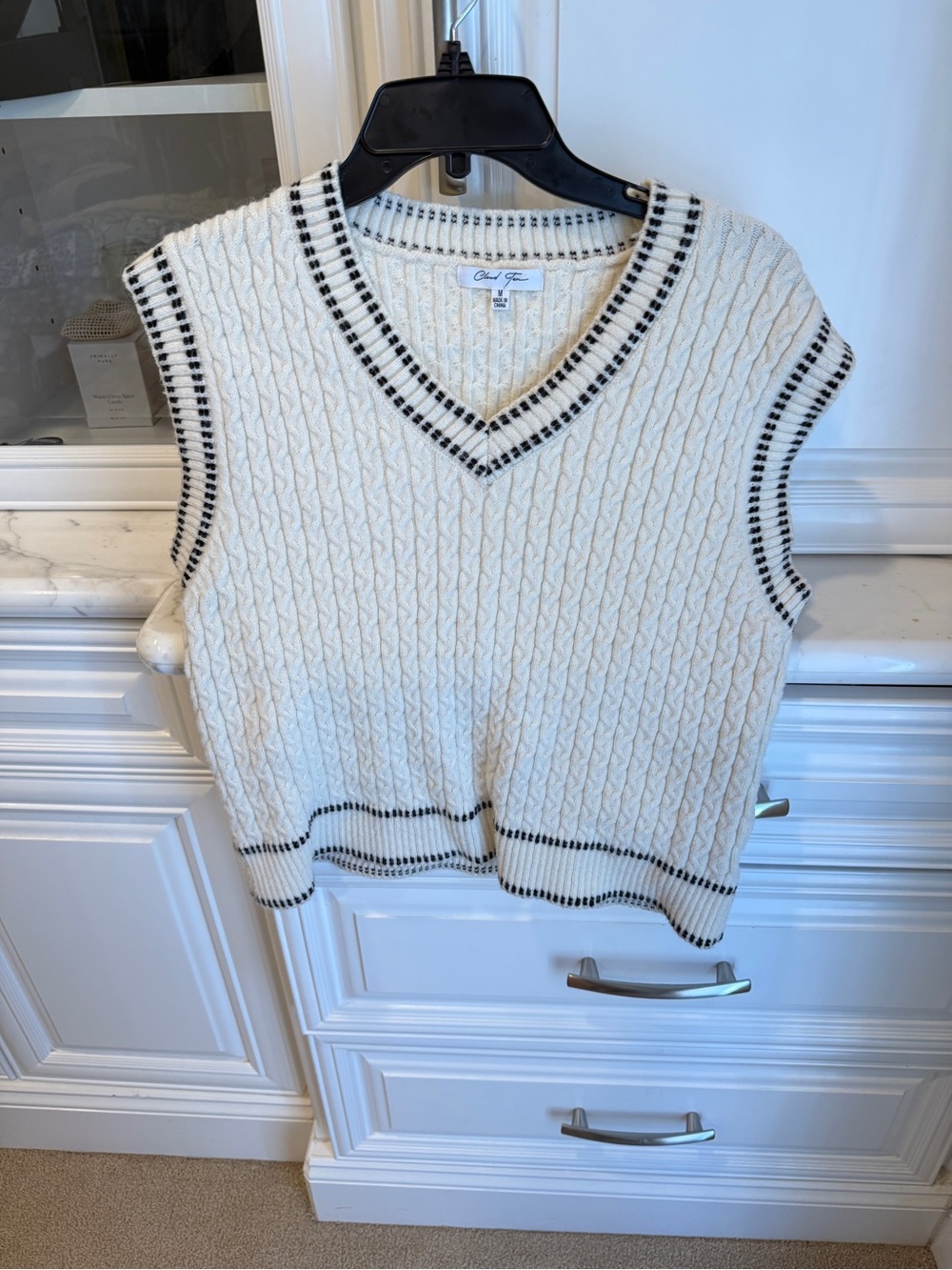 Chic Faye Cream Cable-Knit V-Neck Sweater Vest with Black Trim